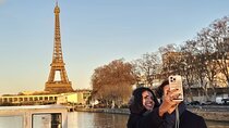 Seine River Sightseeing Guided Cruise by Vedettes du Pont Neuf