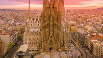 Barcelona: Sagrada Familia, Modernism and Gothic Quarter