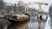 Amsterdam Smoke Friendly Cruise with drinks option & local guide