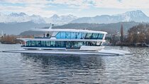 Lucerne Lake Cruise and Old Town Tour with Pro Photographer 