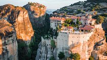 Meteora Cliffside Monasteries Full-Day Private Tour from Athens