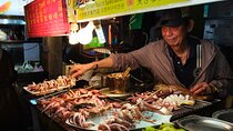 Taipei: Cultural Food Tour, Local Guide, Small Group, 12 Tastings
