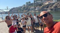 Porto: One Tour, a Thousand Stories on Tuk Tuk - 2 Hours 