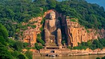 A Premium Day Tour: Explore Leshan Giant Buddha and Panda Base