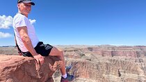Grand Canyon Tour with Skywalk and French Guide