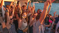 Lisbon Float Party: The most exclusive Boat Party in Lisbon
