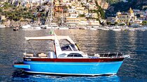 Private Capri Boat Tour with Swimming and Drinks