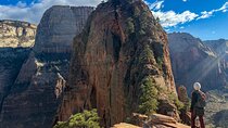 Angels Landing Small Group Hiking Tour in Zion National Park