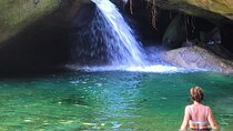 Hike with waterfalls in the Serra dos Órgãos National Park.