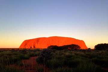 Small Group Uluru Sunset Viewing Tour