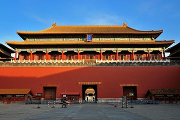 Beijing Essential Full-Day Tour including Great Wall at Badaling, Forbidden City and Tiananmen Square