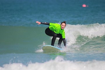 Full-Day (2 x 2 hr lessons) Surf Experience Newquay: All levels