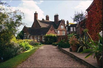 Skip the Line: House and Garden Admission Ticket