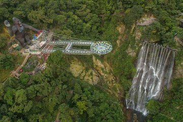 Private Day Tour to Gulong Canyon Glass Bridge from Guangzhou