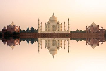 2-Day Tour to Taj Mahal, Agra from Hyderabad with Both Side Commercial Flights