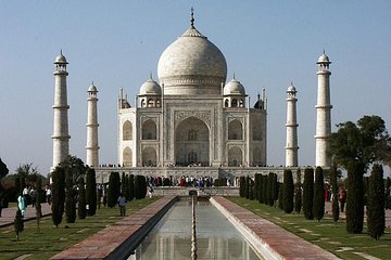 Day Trip to Taj Mahal and Agra from Chennai with Both Side Commercial Flights