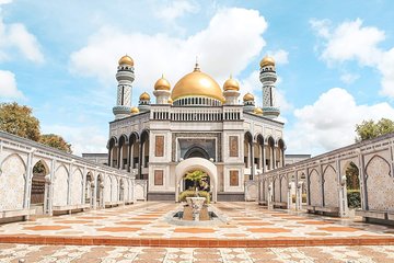 Brunei Full Day City Tour including Tamu Kianggeh, Royal Regalia & Kampung Ayer