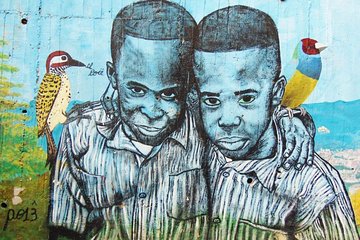 Pablo and Comuna 13 with Cable Car