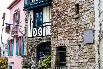 Montmartre Walking Tour with a Private Local Guide