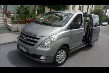 Booking transportation minivan in Jordan