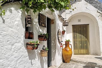 Alberobello private walking tour with gelato tasting