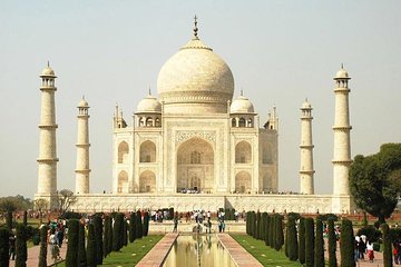 Taj Mahal Tour from New Delhi with lunch