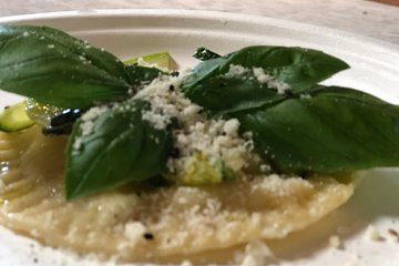 Organic cooking class with a sommelier in an Olive and wine farm