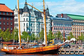 Helsinki Private City Tour + Suomenlinna Fortress by VIP car and Ferry