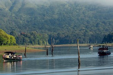 5 Days Kerala Tour Package - Private Tour with Exclusive Houseboat Stay
