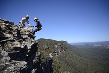 Half-Day Abseiling Adventure in Blue Mountains National Park