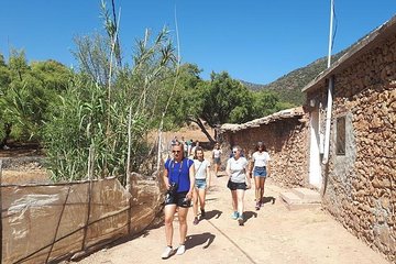 Hiking Beyond Paradise Valley