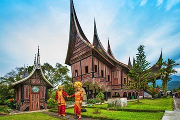 3 Days Private Padang Tour: Minangkabau Cultural Center, Village & City Tour