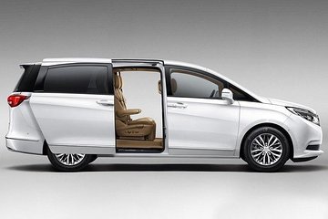 Departure Private Transfer Chongqing City to Chongqing Airport CKG by Minivan