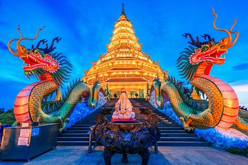 Chiang Rai Walking Night Tour : Food & Night Market with Local Host