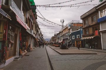 Audio Guided Tour of Leh Bazaar – Life in Leh on HopOn India App