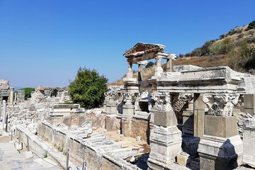 Kusadasi to Ephesus and Meryemana Private Guided Tour with Lunch