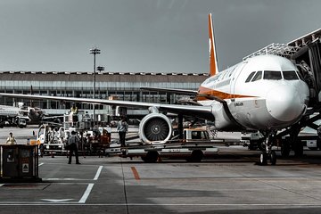 Private Newcastle Arrival Transfer - Airport to Hotel / Accommodation