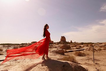 Dunhuang All Inclusive Private Day Tour to Yulin Grotto and Suoyang City Ruins