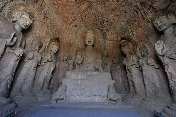 1-Day Luoyang tour to Longmen Grottoes,White Horse Temple and Old Street