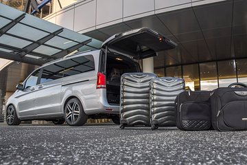 Brussels <-> transfer from or to Brussels Airport (BRU) by Van