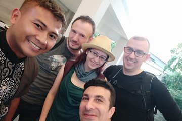 CHauffeur Drive Jakarta With Driver Speaking English