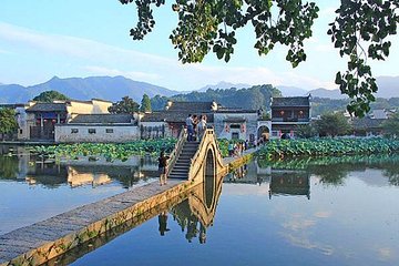 Hongcun Ancient Village Half-Day Private Tour from Huangshan