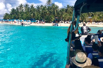 Excursion to Jhony Cay, Aquarium, Bay Tour and Mangroves.