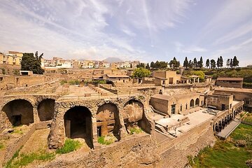 Pompeii: Guided Small Group Tour Max 6 People with Private Option
