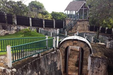 Private Ambohimanga and Ironwork Shop Tour from Antananarivo