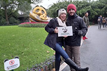 All Inclusive Private Trip to Chengdu Giant Panda Base and Leshan Giant Buddha