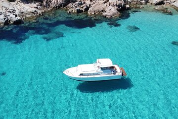 Day on a boat in the archipelago of La Maddalena with lunch