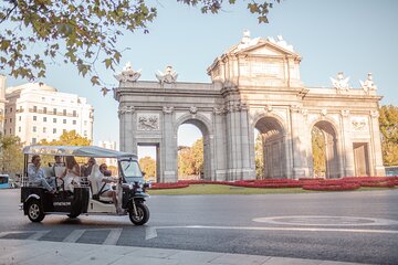 Welcome Tour to Madrid in Private Eco Tuk Tuk