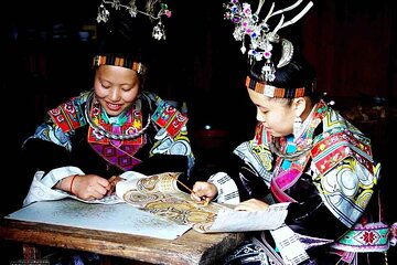 Private 2-day Tour:Visit Miao villages and learn about local traditional crafts