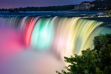 Niagara Falls Night Illumination Tour: Holiday Edition